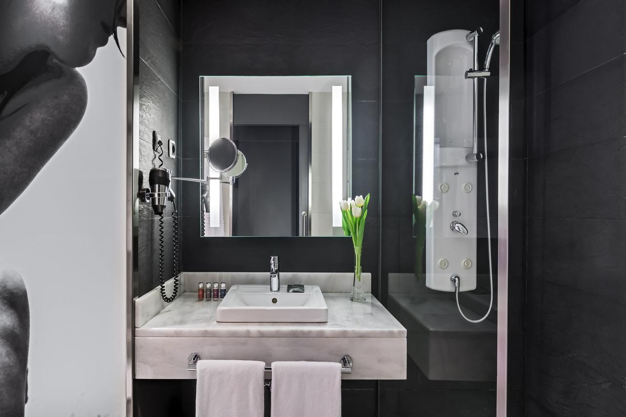 Double or Twin Room (2 Adults),692815314:JPEG